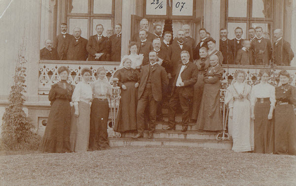 [Melgården fra hageninnganen, Deset, 23.6.1907]