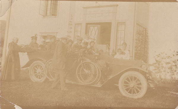 [Bil ved Melgården?, Deset]